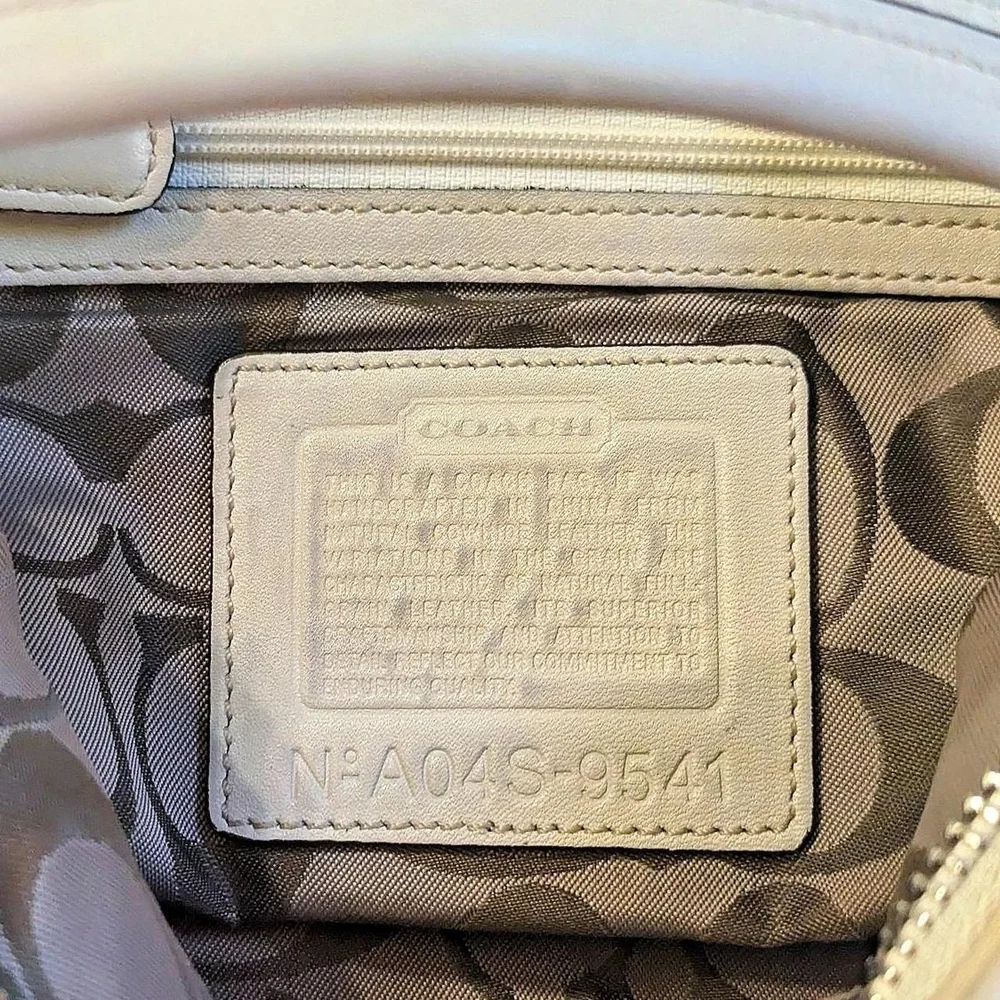 Y2K Vintage Coach Soho Mini Hobo In Cream Leather
